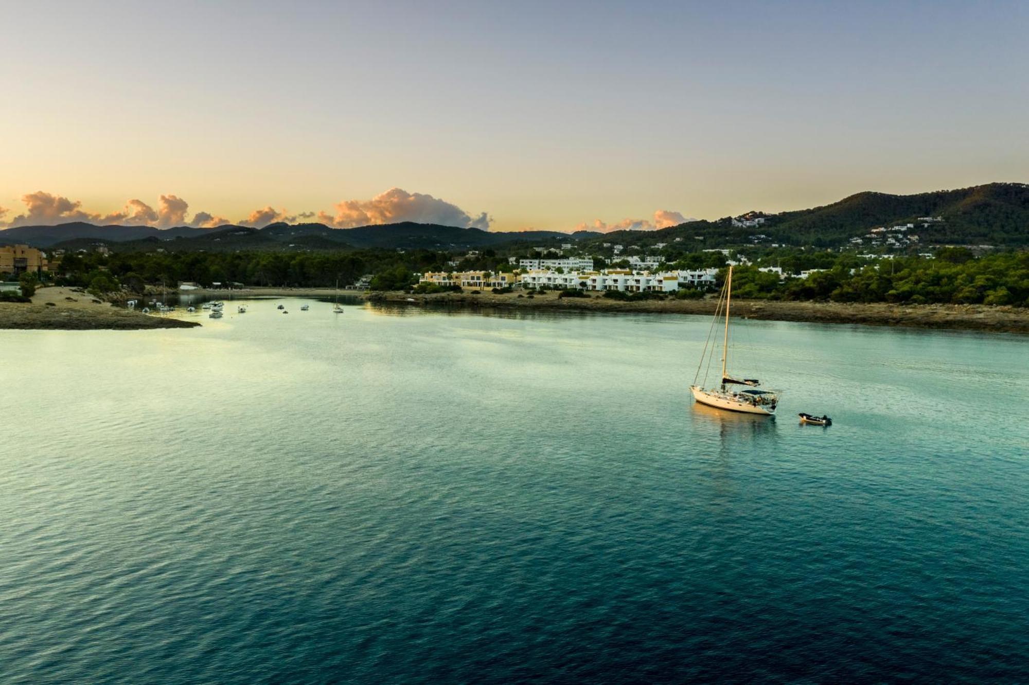 Camelina Suites Сан-Антонио-Абад Экстерьер фото